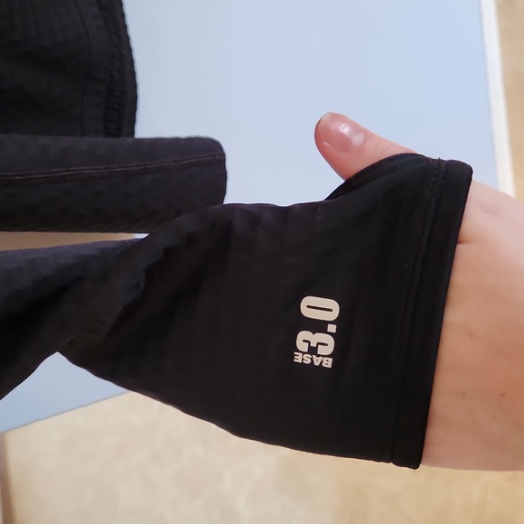 Under Armour baselayer shirt - Picture 5 of 5